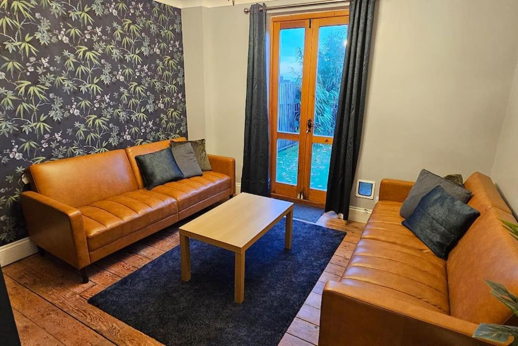 The Hive 4 Bed House Pool Table Air-Con Villa Maidstone Dış mekan fotoğraf